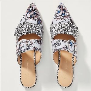 Anthropologie Flavia pointed toe mules grey motif size 9